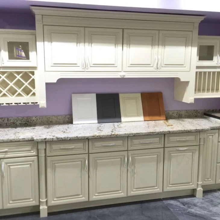 Mặt bàn bếp bằng đá granite Sienna màu be